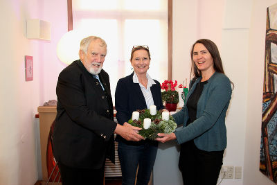 Adventkranzübergabe © LTD/Stern Adventkranzübergabe © LTD/Stern