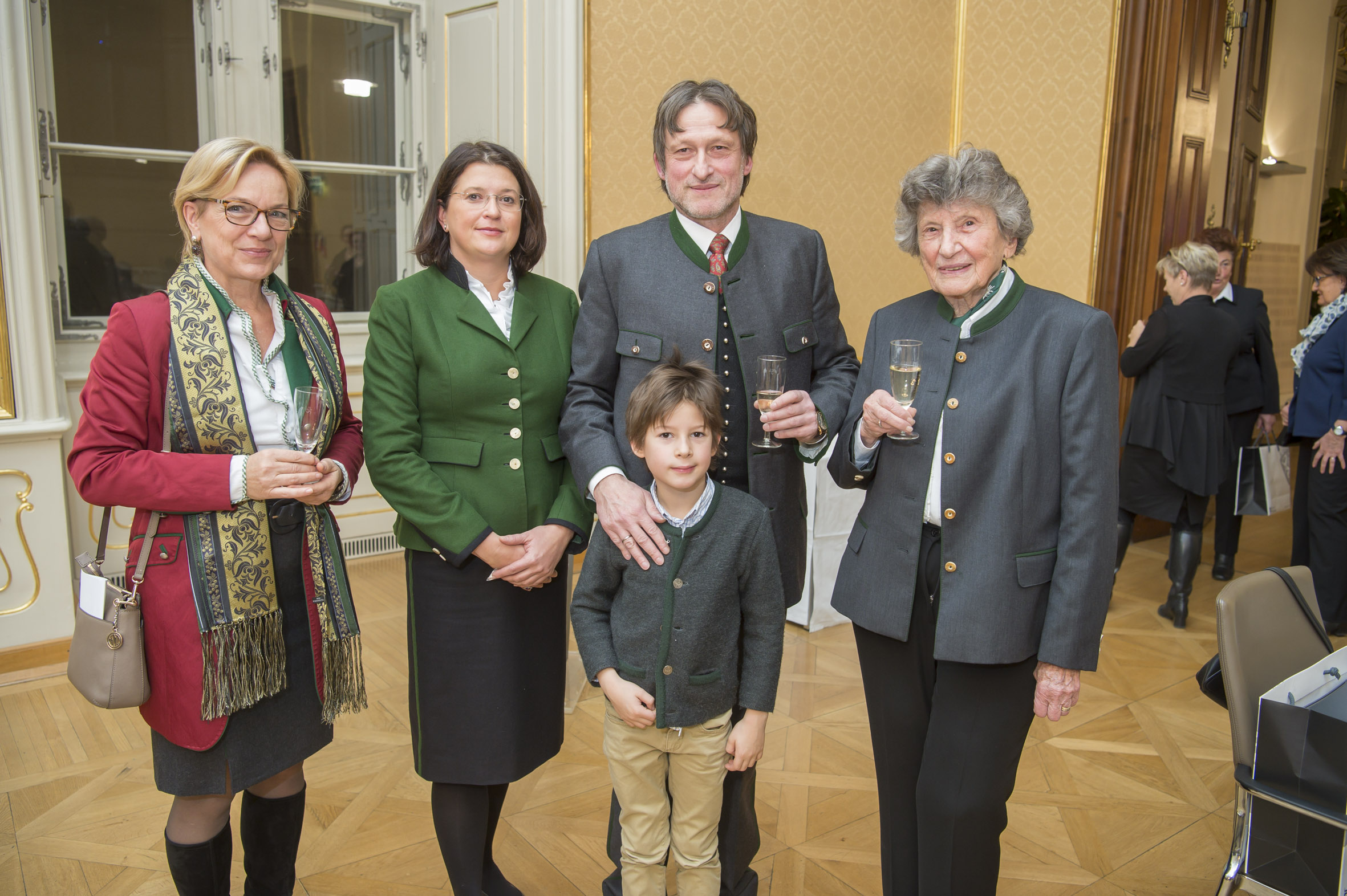 Verleihung Ehrenzeichen Verleihung Ehrenzeichen