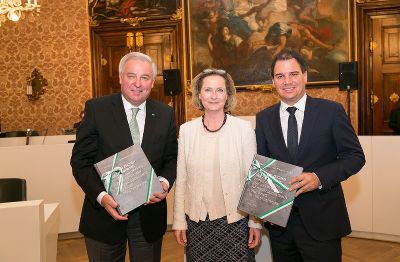Landeshauptmann Schützenhöfer, Landtagspräsidentin Vollath, Landeshauptmann-Stellvertreter Schickhofer © Frankl Landeshauptmann Schützenhöfer, Landtagspräsidentin Vollath, Landeshauptmann-Stellvertreter Schickhofer © Frankl