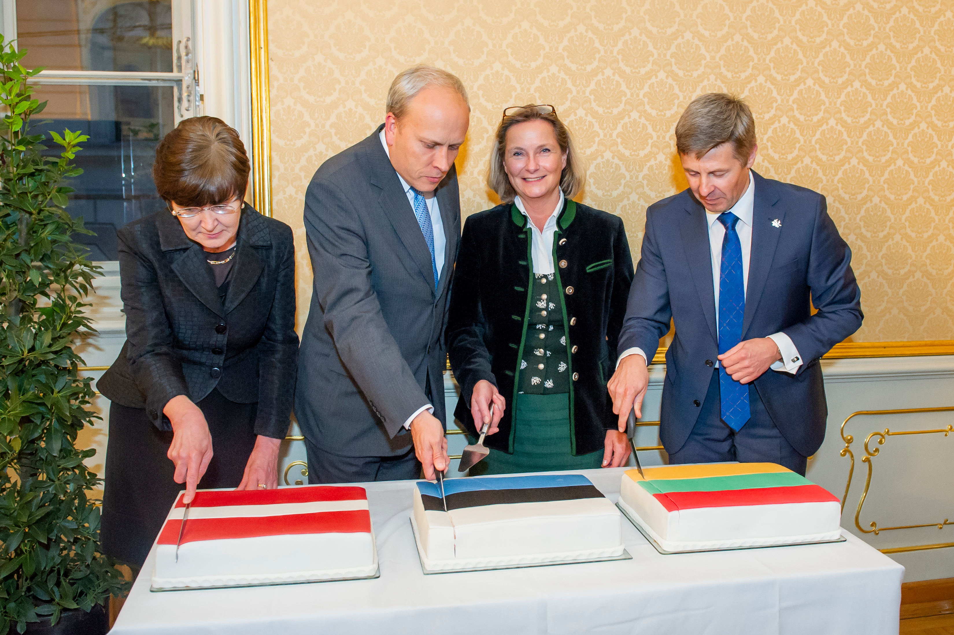 100 Jahre Estland, Lettland und Litauen 100 Jahre Estland, Lettland und Litauen