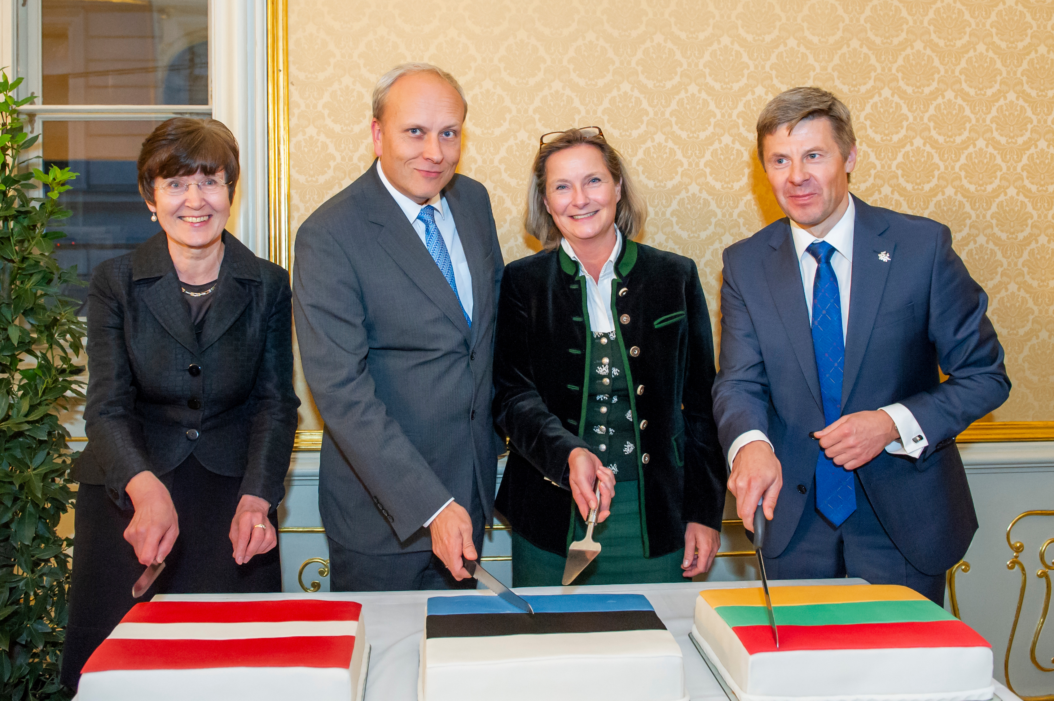 100 Jahre Estland, Lettland und Litauen 100 Jahre Estland, Lettland und Litauen