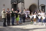 Volkstanz-Flashmob im Landhaushof